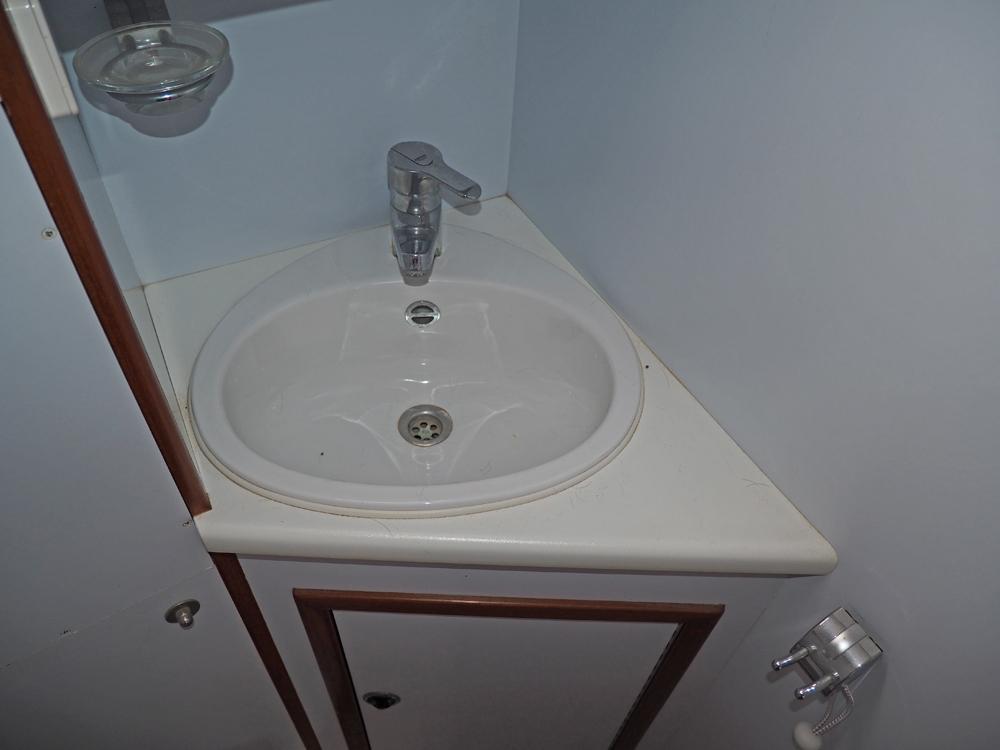 Aft cabin, Accommodation